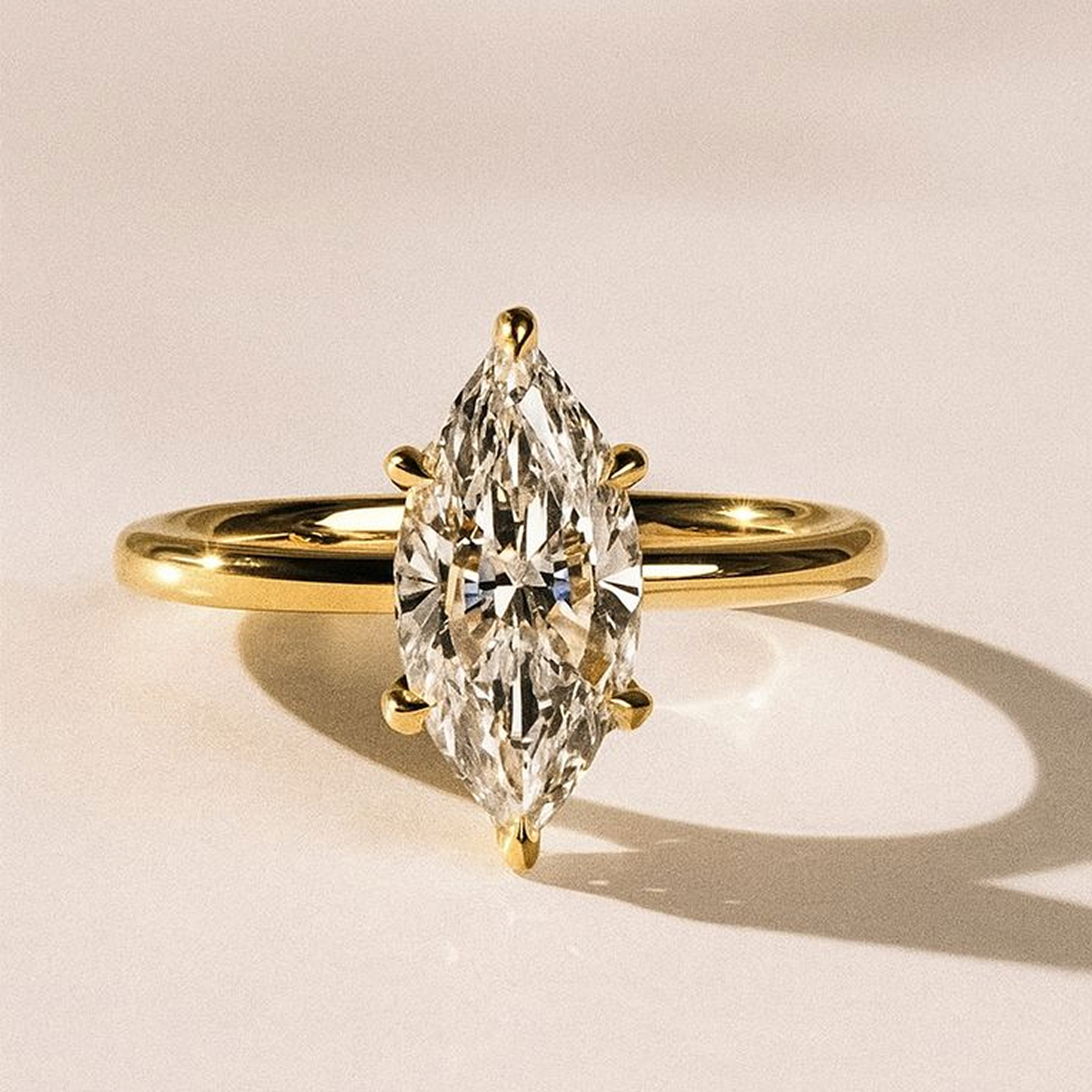 Diamant z laboratória v zásnubnom prsteni