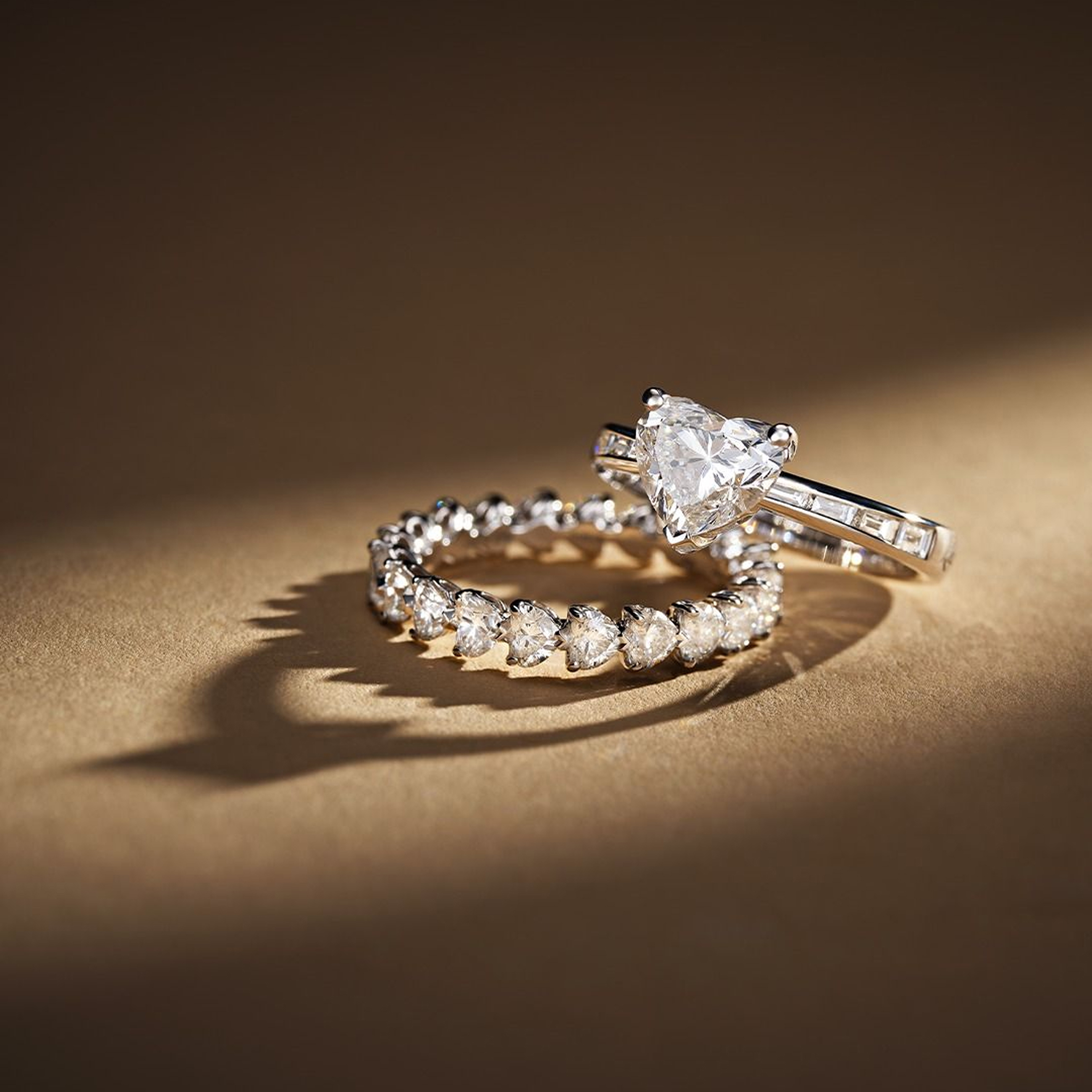 Yellow gold in different shades to compare purity